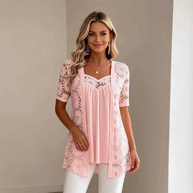 Elegantní dámská halenka z krajky a síťoviny